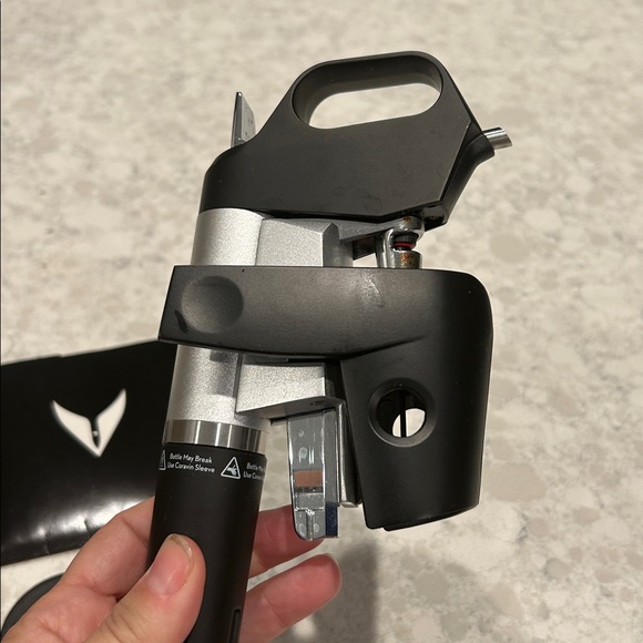CORAVIN Williams-Sonoma Wine Aerator System - Picture 5 of 10